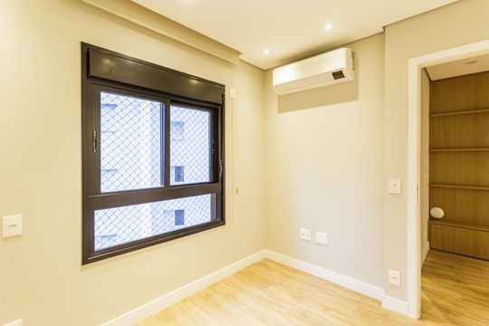 Comprar apartamento na Vila Olímpia com 2 quartos, 1 suíte e piscina no condomínio. — Quarto 1