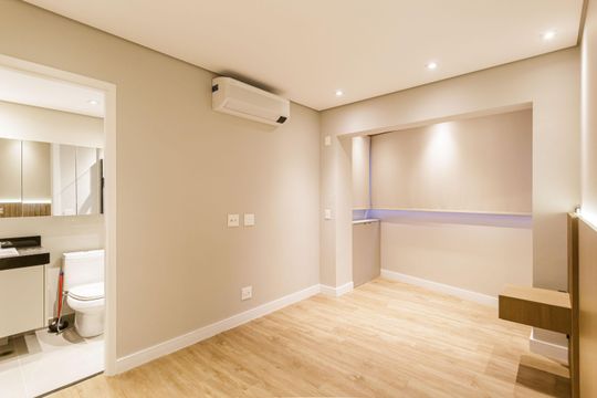 Comprar apartamento na Vila Olímpia com 2 quartos, 1 suíte e piscina no condomínio. — Quarto Suíte