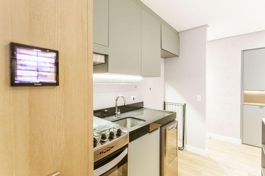 Comprar apartamento na Vila Olímpia com 2 quartos, 1 suíte e piscina no condomínio. — Cozinha