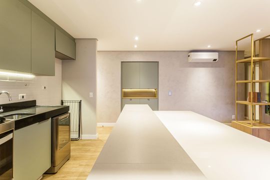 Comprar apartamento na Vila Olímpia com 2 quartos, 1 suíte e piscina no condomínio. — Cozinha
