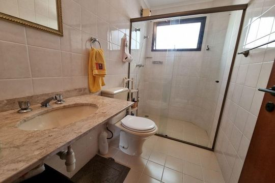 Comprar apartamento mobiliado com 2 quartos, varanda, closet e piscina no condomínio. — foto 17