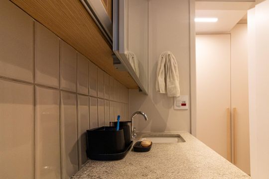 Comprar apartamento mobiliado com 3 quartos, 1 suíte. — Banheiro