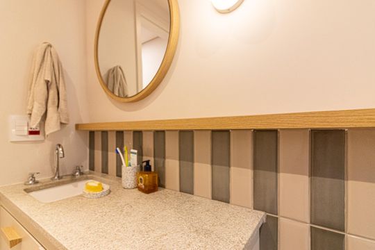 Comprar apartamento mobiliado com 3 quartos, 1 suíte. — Banheiro da Suíte
