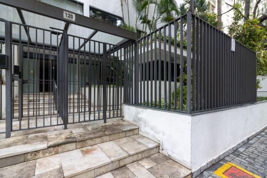 Comprar apartamento mobiliado com 3 quartos, 1 suíte. — Fachada