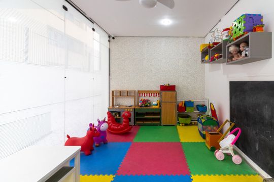 Comprar apartamento mobiliado com 3 quartos, 1 suíte. — Brinquedoteca