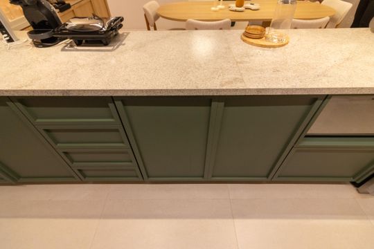 Comprar apartamento mobiliado com 3 quartos, 1 suíte. — Cozinha