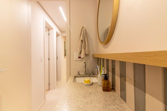 Comprar apartamento mobiliado com 3 quartos, 1 suíte. — Banheiro da Suíte
