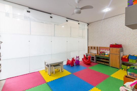 Comprar apartamento mobiliado com 3 quartos, 1 suíte. — Brinquedoteca