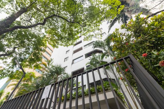 Comprar apartamento mobiliado com 3 quartos, 1 suíte. — Fachada do Prédio