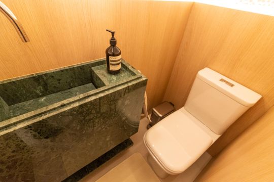 Comprar apartamento mobiliado com 3 quartos, 1 suíte. — Lavabo