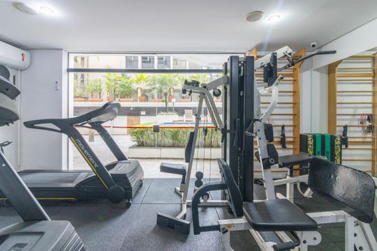 Comprar apartamento mobiliado com 3 quartos, 1 suíte. — Área comum - Academia