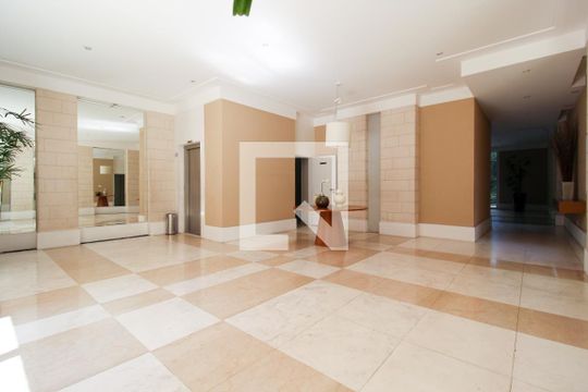 Comprar apartamento mobiliado na Vila Olímpia, 3 quartos, varanda gourmet. — Hall