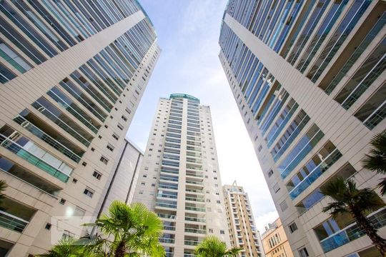 Comprar apartamento mobiliado na Vila Olímpia, 3 quartos, varanda gourmet. — Condominio