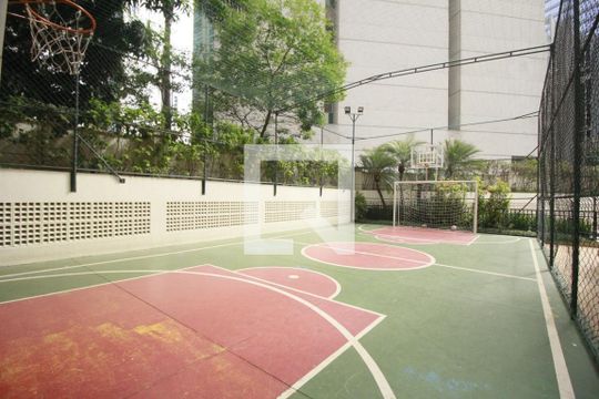Comprar apartamento mobiliado na Vila Olímpia, 3 quartos, varanda gourmet. — Quadra Poliesportiva