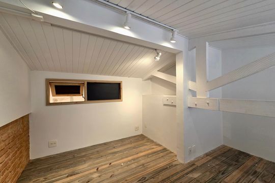 Comprar casa em condomínio na Vila Nova Conceição com 2 quartos, aceita animais. — Sótão