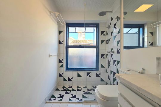 Comprar casa em condomínio na Vila Nova Conceição com 2 quartos, aceita animais. — Banheiro