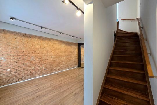 Comprar casa em condomínio na Vila Nova Conceição com 2 quartos, aceita animais. — Sala