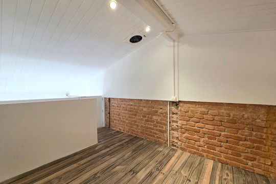 Comprar casa em condomínio na Vila Nova Conceição com 2 quartos, aceita animais. — Sótão