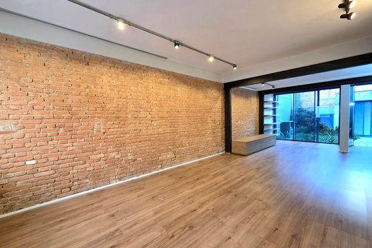 Comprar casa em condomínio na Vila Nova Conceição com 2 quartos, aceita animais. — Sala
