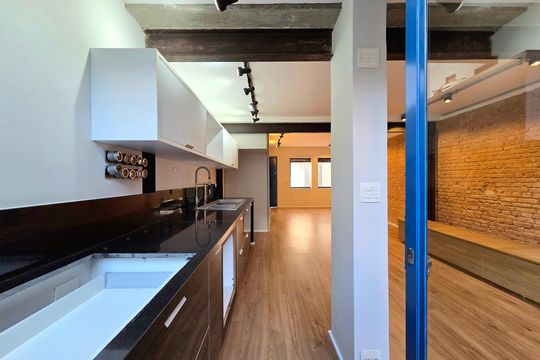 Comprar casa em condomínio na Vila Nova Conceição com 2 quartos, aceita animais. — Cozinha