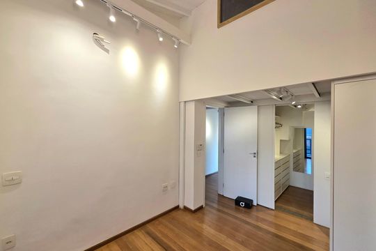 Comprar casa em condomínio na Vila Nova Conceição com 2 quartos, aceita animais. — Quarto 1
