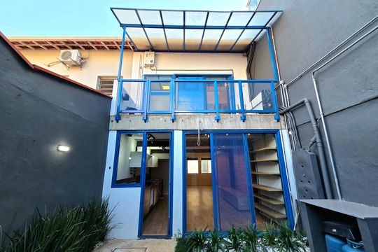 Comprar casa em condomínio na Vila Nova Conceição com 2 quartos, aceita animais. — Jardim