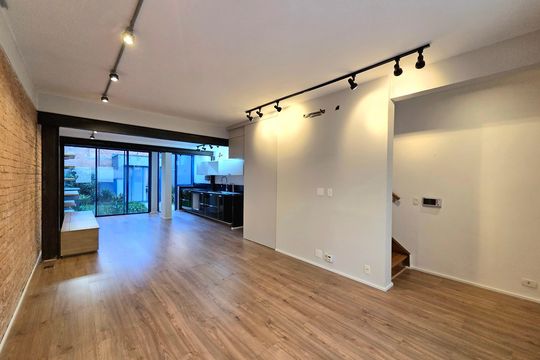 Comprar casa em condomínio na Vila Nova Conceição com 2 quartos, aceita animais. — foto 1