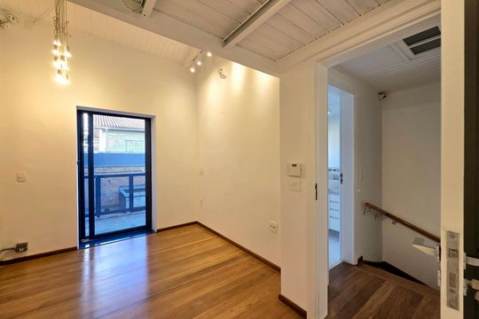 Comprar casa em condomínio na Vila Nova Conceição com 2 quartos, aceita animais. — Quarto 1