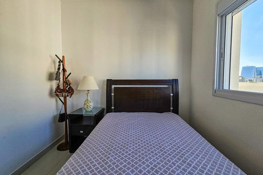 Venda de apartamento mobiliado no Itaim Bibi, 3 quartos, varanda e piscina no condomínio. — Quarto 1