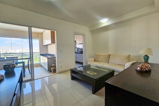 Venda de apartamento mobiliado no Itaim Bibi, 3 quartos, varanda e piscina no condomínio. — foto 1