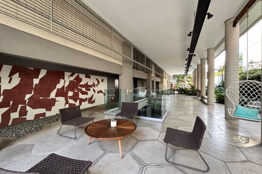 Apartamento mobiliado em Pinheiros com 2 quartos, 1 suíte e varanda. Ideal para compra. — Área comum