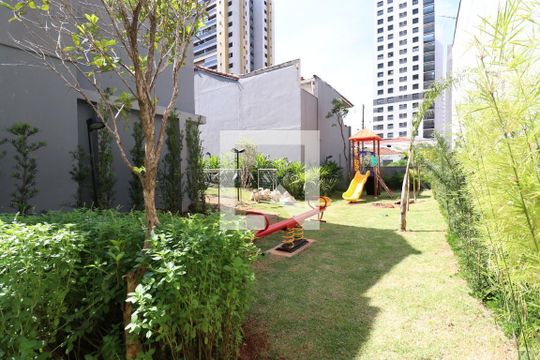 Apartamento com 3 quartos e varanda em Água Branca, ideal para comprar. — Área comum - Playground