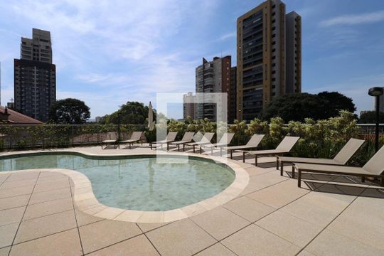 Apartamento com 3 quartos e varanda em Água Branca, ideal para comprar. — Área comum - Piscina