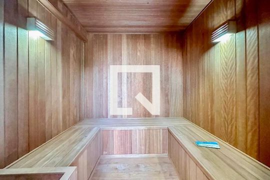 Apartamento com 3 quartos e varanda em Água Branca, ideal para comprar. — Saúna