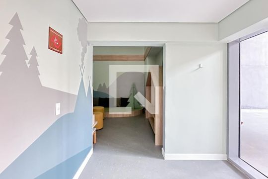 Apartamento com 3 quartos e varanda em Água Branca, ideal para comprar. — Brinquedoteca