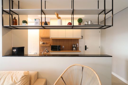 Apartamento com 3 quartos e varanda em Água Branca, ideal para comprar. —  Cozinha e Área de serviço 