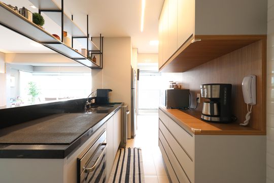 Apartamento com 3 quartos e varanda em Água Branca, ideal para comprar. —  Cozinha e Área de serviço 