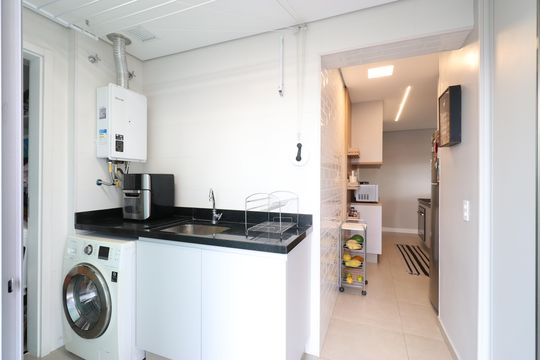 Apartamento com 3 quartos e varanda em Água Branca, ideal para comprar. —  Cozinha e Área de serviço 