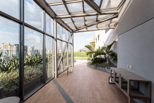 Venda de apartamento com 2 suítes, piscina no condomínio e garden. — Área comum