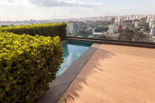 Venda de apartamento com 2 suítes, piscina no condomínio e garden. — Área comum - Piscina