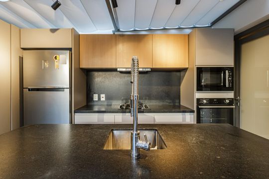 Venda de apartamento com 2 suítes, piscina no condomínio e garden. — Cozinha