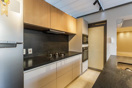 Venda de apartamento com 2 suítes, piscina no condomínio e garden. — Cozinha