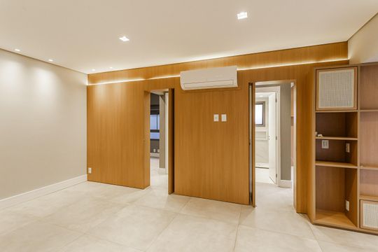 Venda de apartamento com 2 suítes, piscina no condomínio e garden. — Sala
