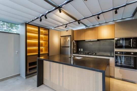 Venda de apartamento com 2 suítes, piscina no condomínio e garden. — Cozinha