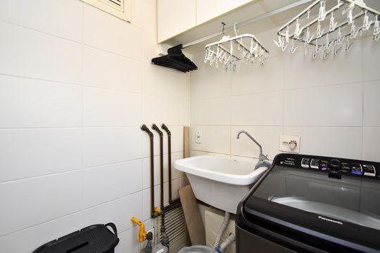 Apartamento em Perdizes com 2 quartos, varanda, closet, piscina e academia. Excelente compra! — lavanderia