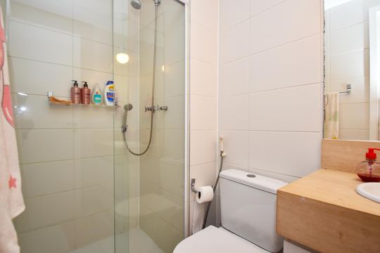 Apartamento em Perdizes com 2 quartos, varanda, closet, piscina e academia. Excelente compra! — banheiro suite 1