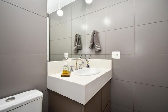 Apartamento em Perdizes com 2 quartos, varanda, closet, piscina e academia. Excelente compra! — banheiro suite 2