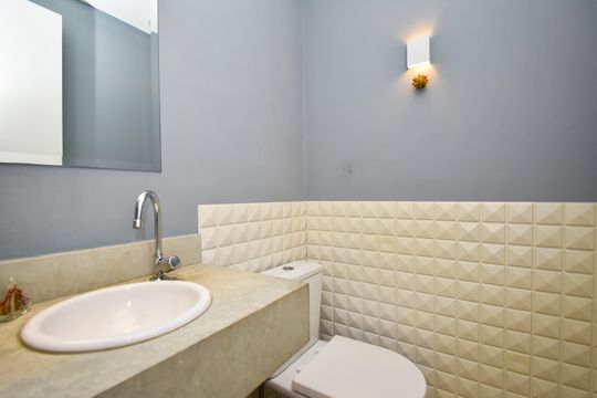 Apartamento em Perdizes com 2 quartos, varanda, closet, piscina e academia. Excelente compra! — lavabo