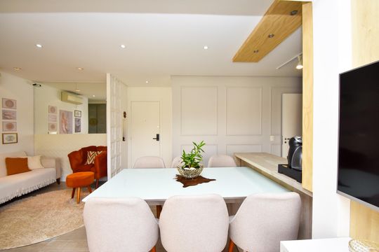 Apartamento em Perdizes com 2 quartos, varanda, closet, piscina e academia. Excelente compra! — sala de jantar