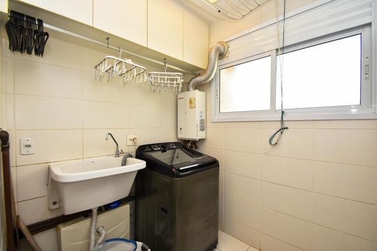 Apartamento em Perdizes com 2 quartos, varanda, closet, piscina e academia. Excelente compra! — lavanderia